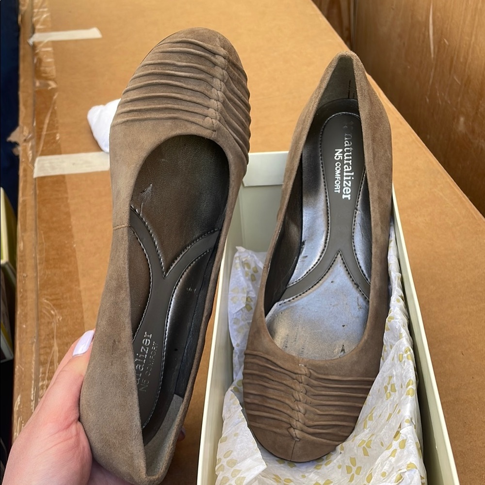 Naturalizer Women's Brown Comfort Flat Shoes
